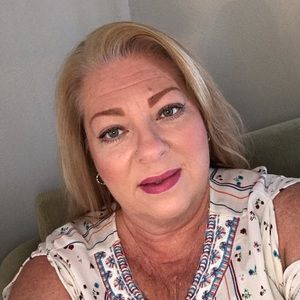 Meet your Posher, Bobbie